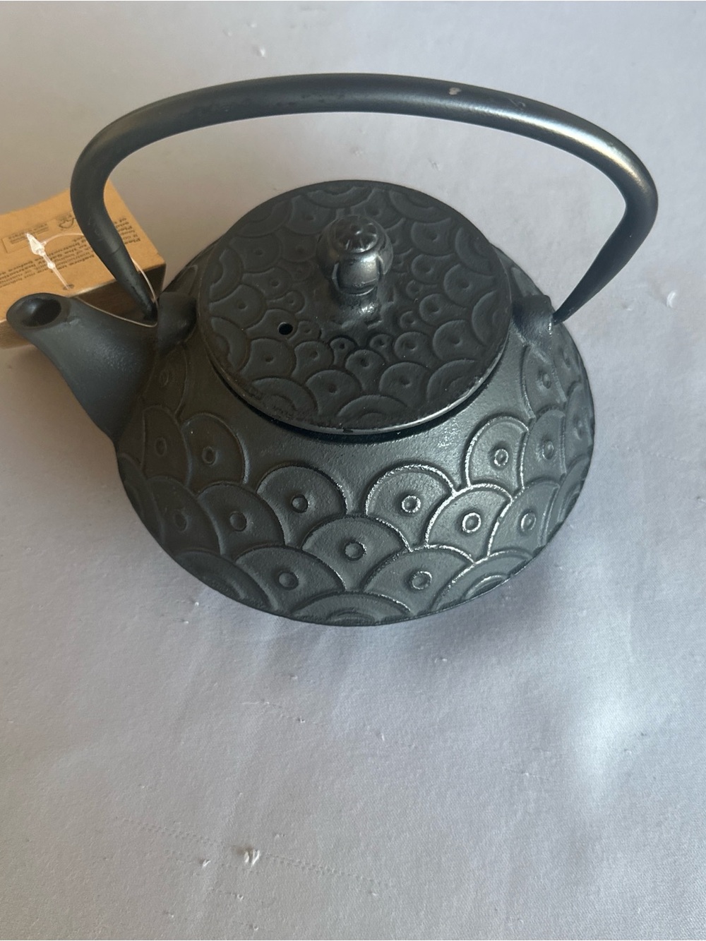 Black fish scale -Cast Iron Teapot with Decorative Scallop Pattern - Black